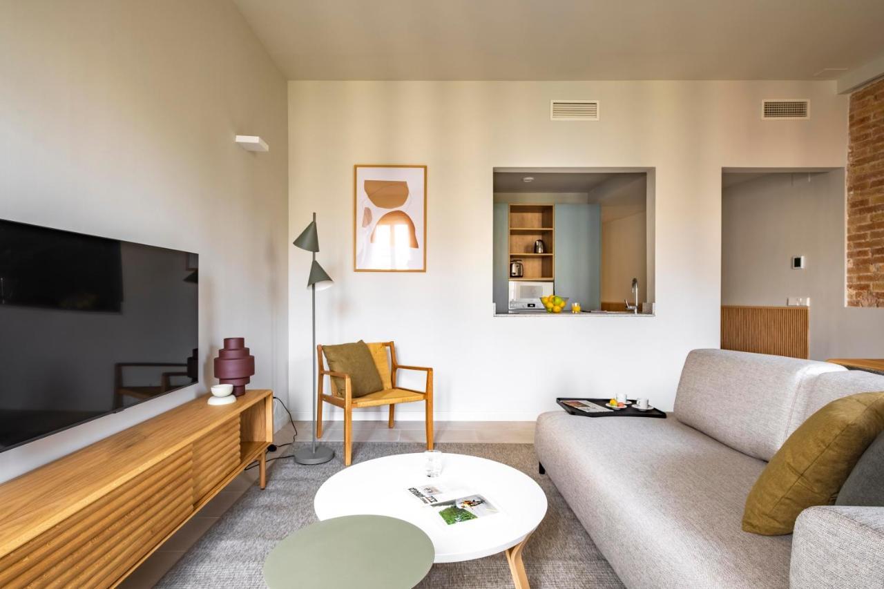Aspasios Garden Apartments บาร์เซโลนา ภายนอก รูปภาพ